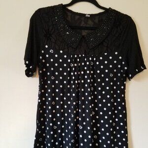 Black and white polka dot top sz XL